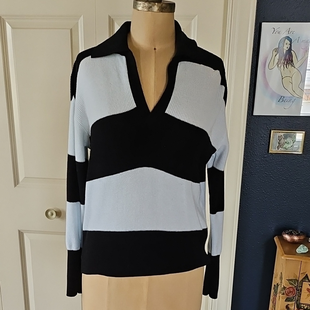 Black and White Striped Women's Sweater - XS